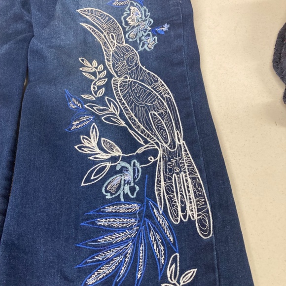 DIANE GILMAN EMBROIDED pull on JEANS - Picture 2 of 3
